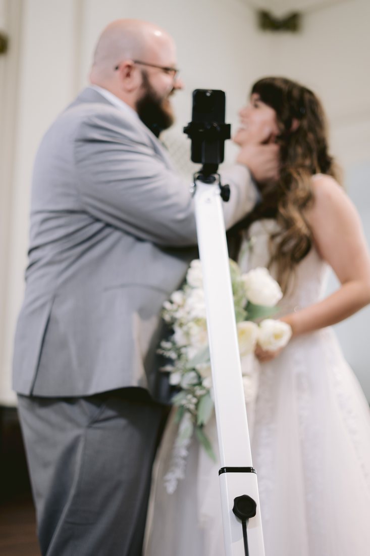 The Prairie DSLR photo booth with couple